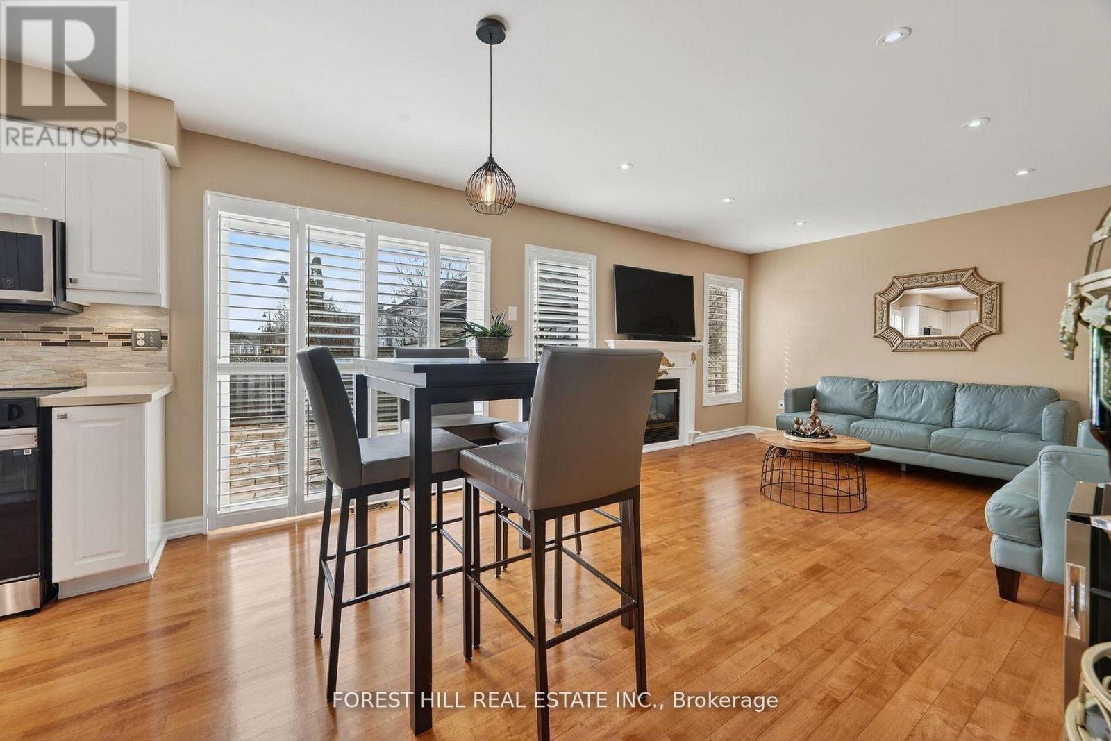 17 LILLEY AVENUE - 14