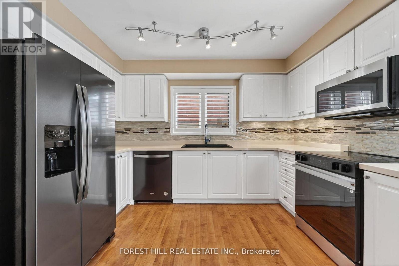 17 LILLEY AVENUE - 16