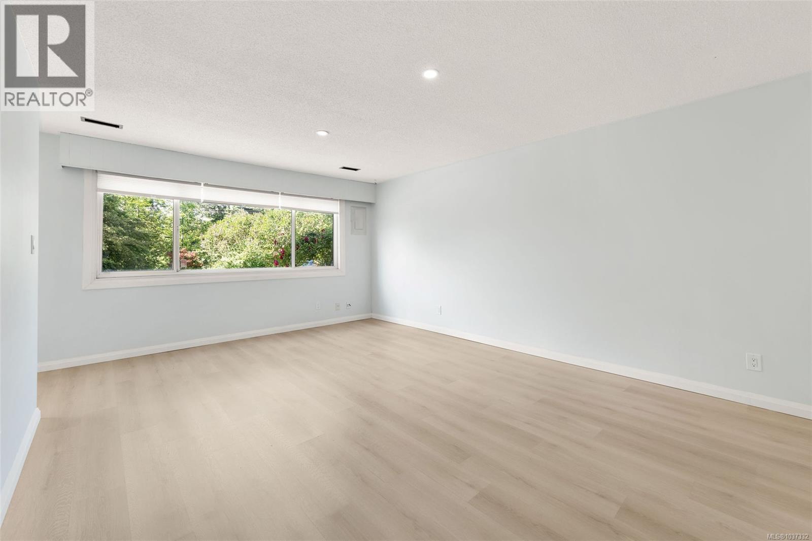 388 Pine St - 7