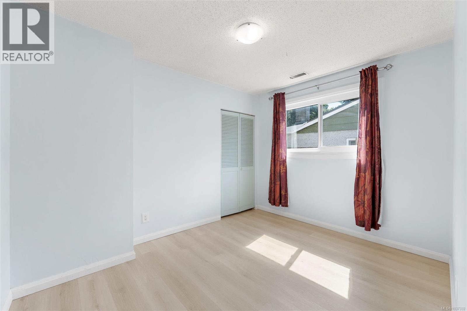 388 Pine St - 11