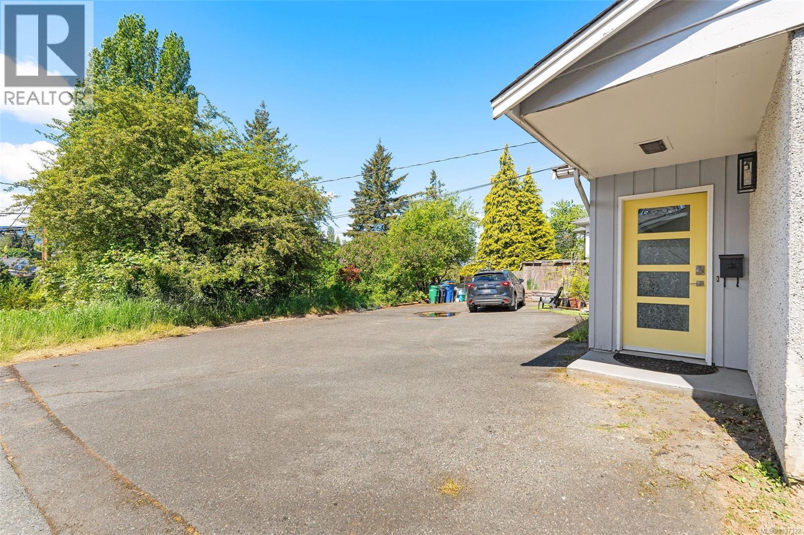 388 Pine St - Image 3