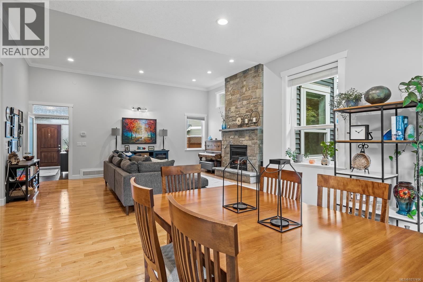 512 Martina Way - 11