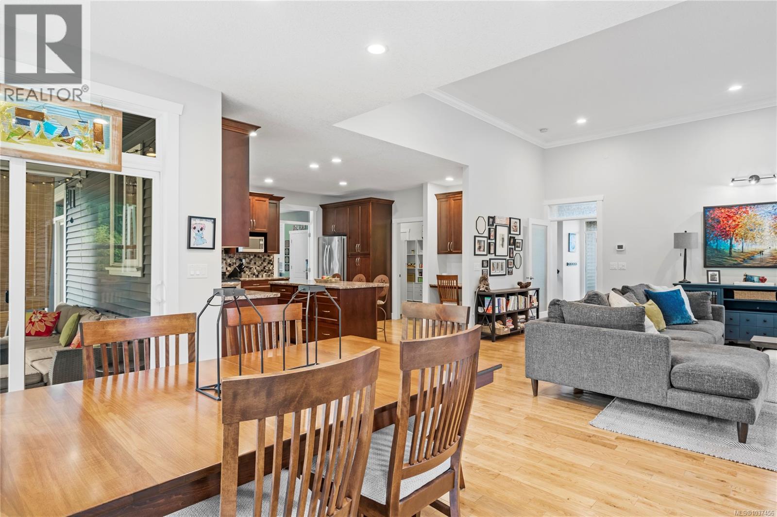 512 Martina Way - 12