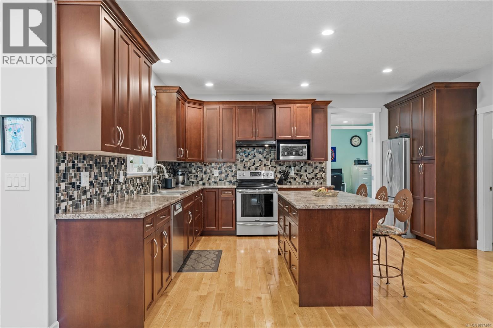 512 Martina Way - 14