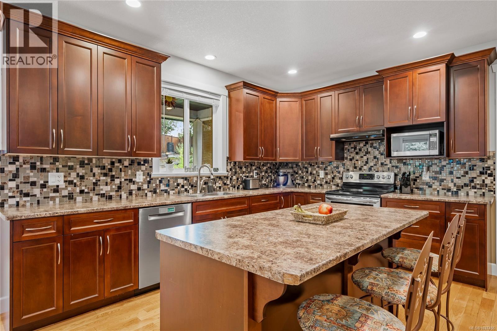 512 Martina Way - 15