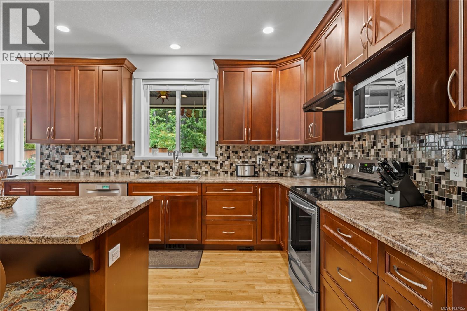 512 Martina Way - 17