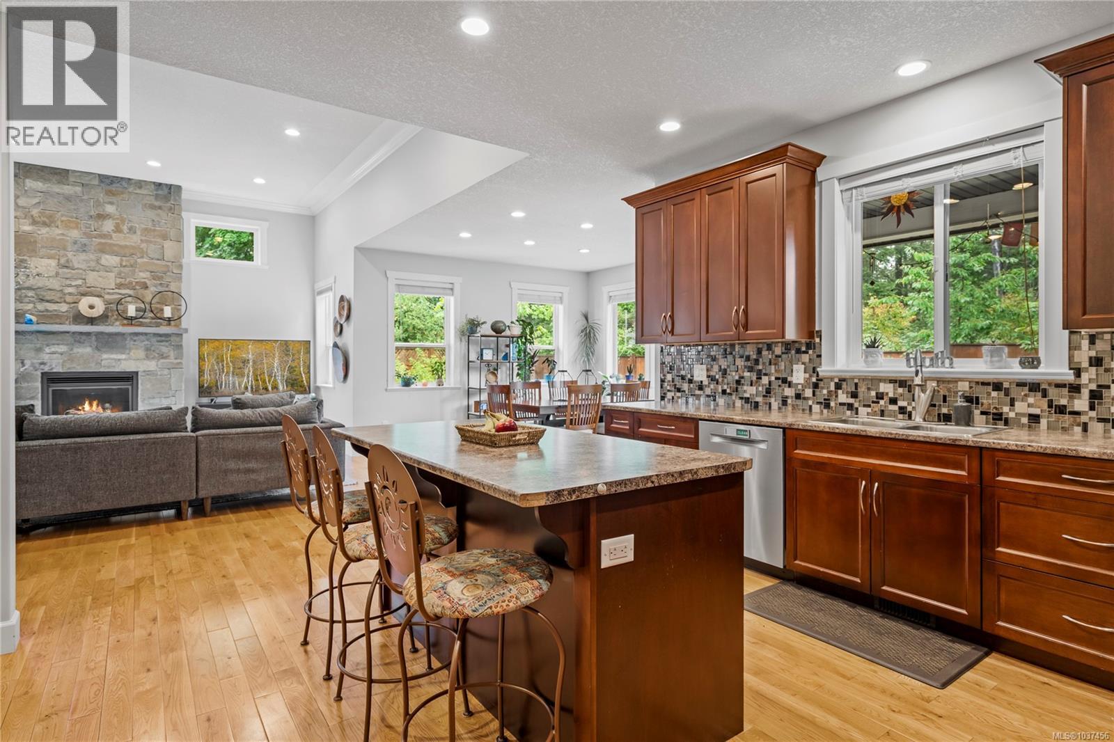 512 Martina Way - 18