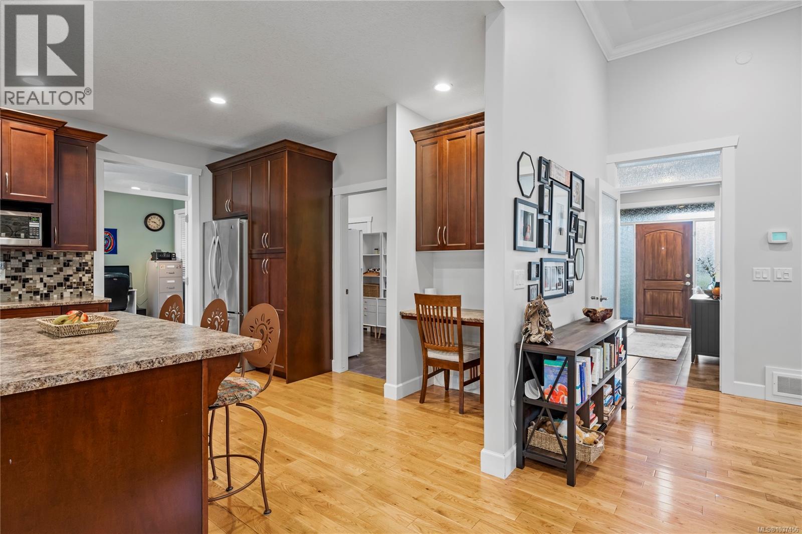 512 Martina Way - 20