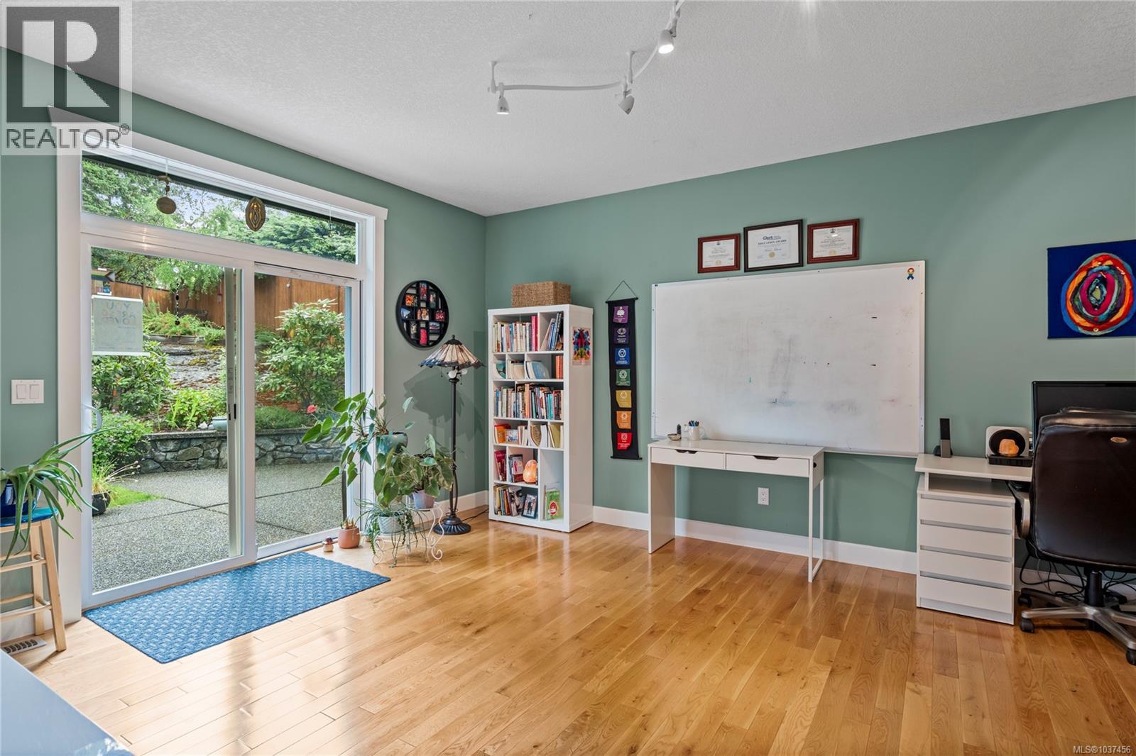 512 Martina Way - 21