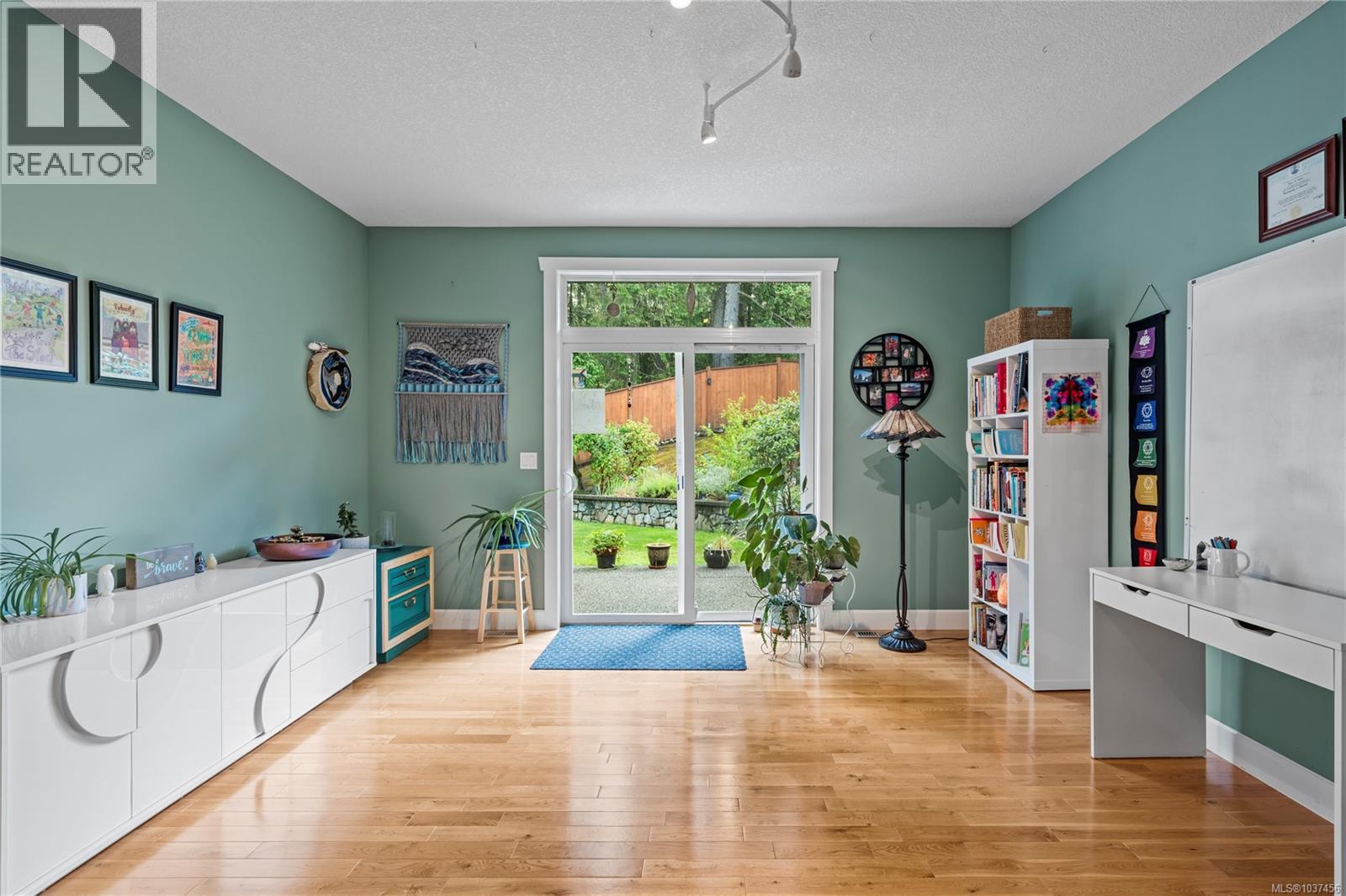 512 Martina Way - 23