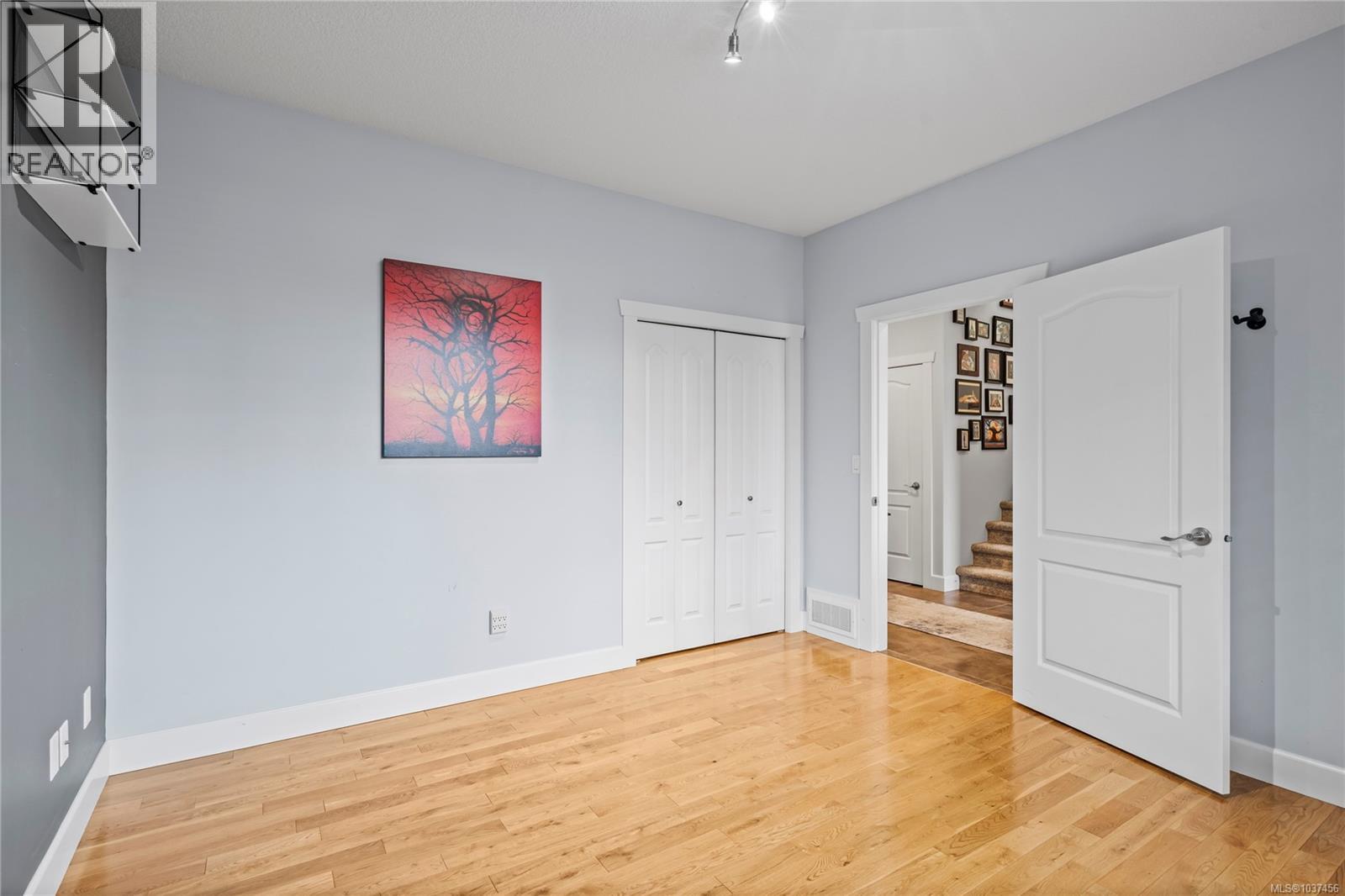 512 Martina Way - 25