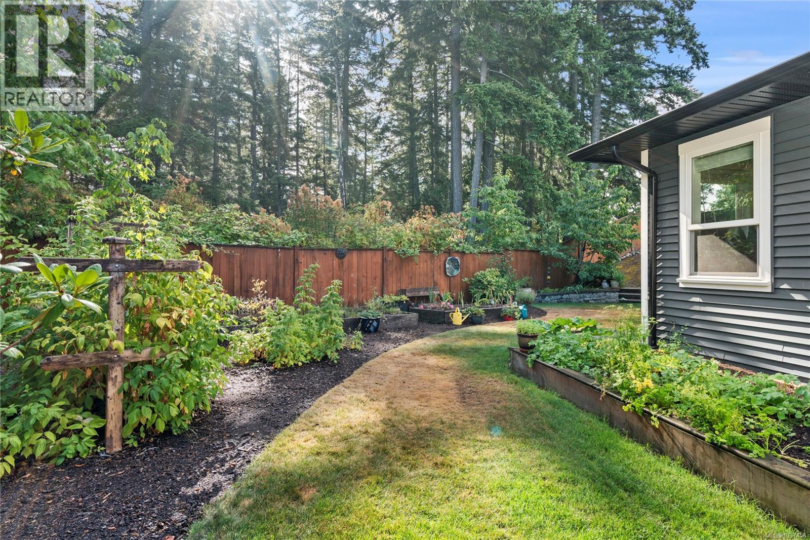 512 Martina Way - Image 3