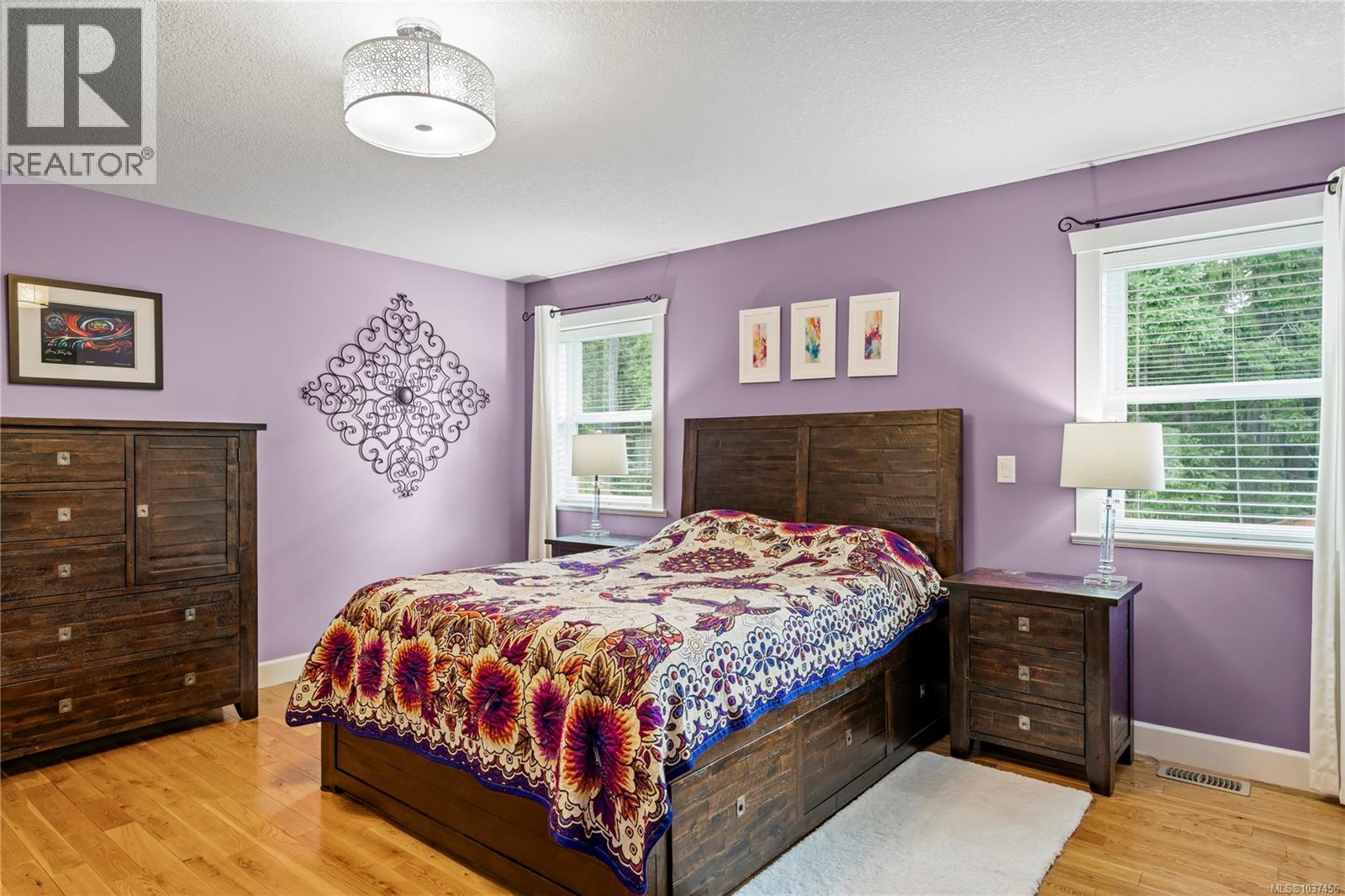 512 Martina Way - 33
