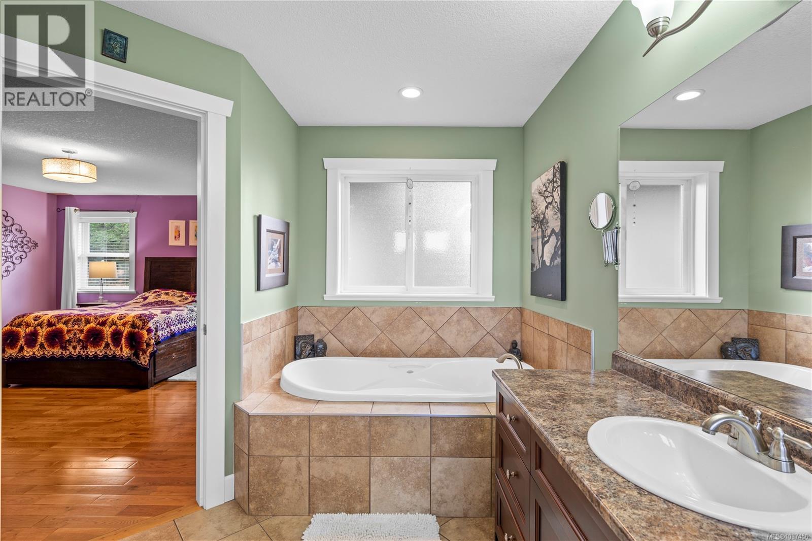 512 Martina Way - 36