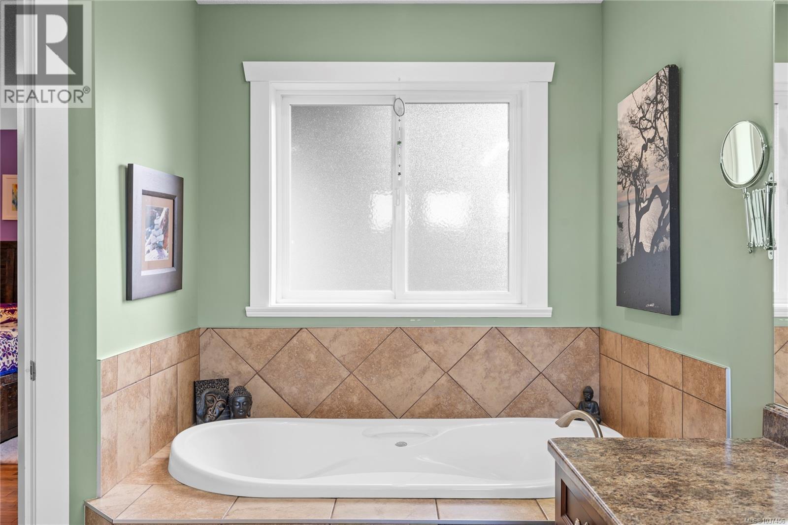 512 Martina Way - 37