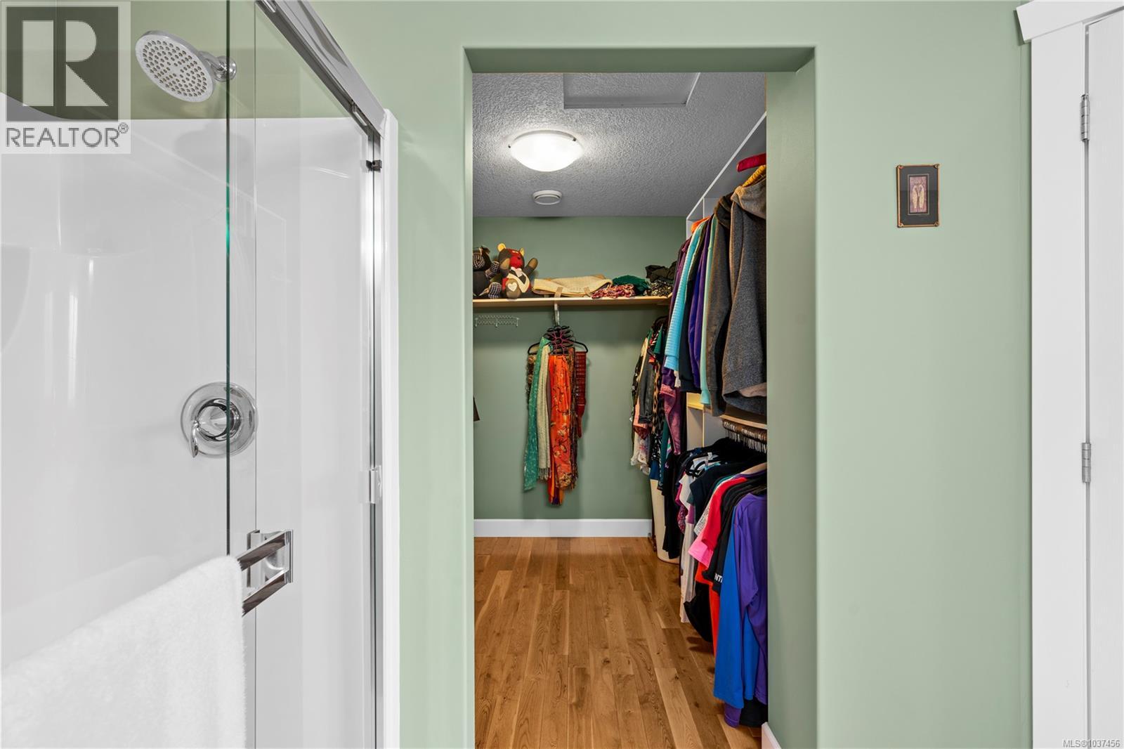 512 Martina Way - 39