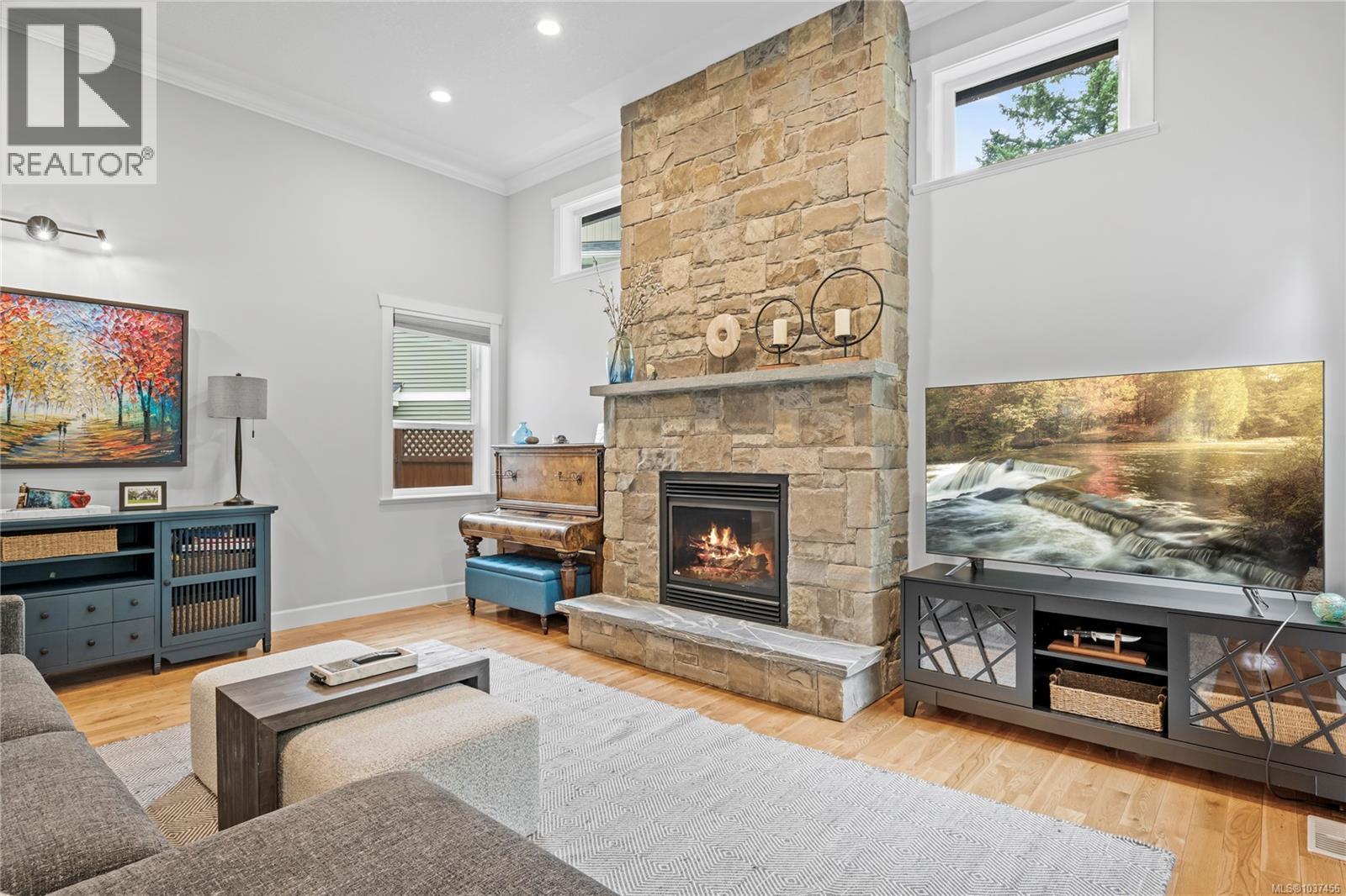 512 Martina Way - 5