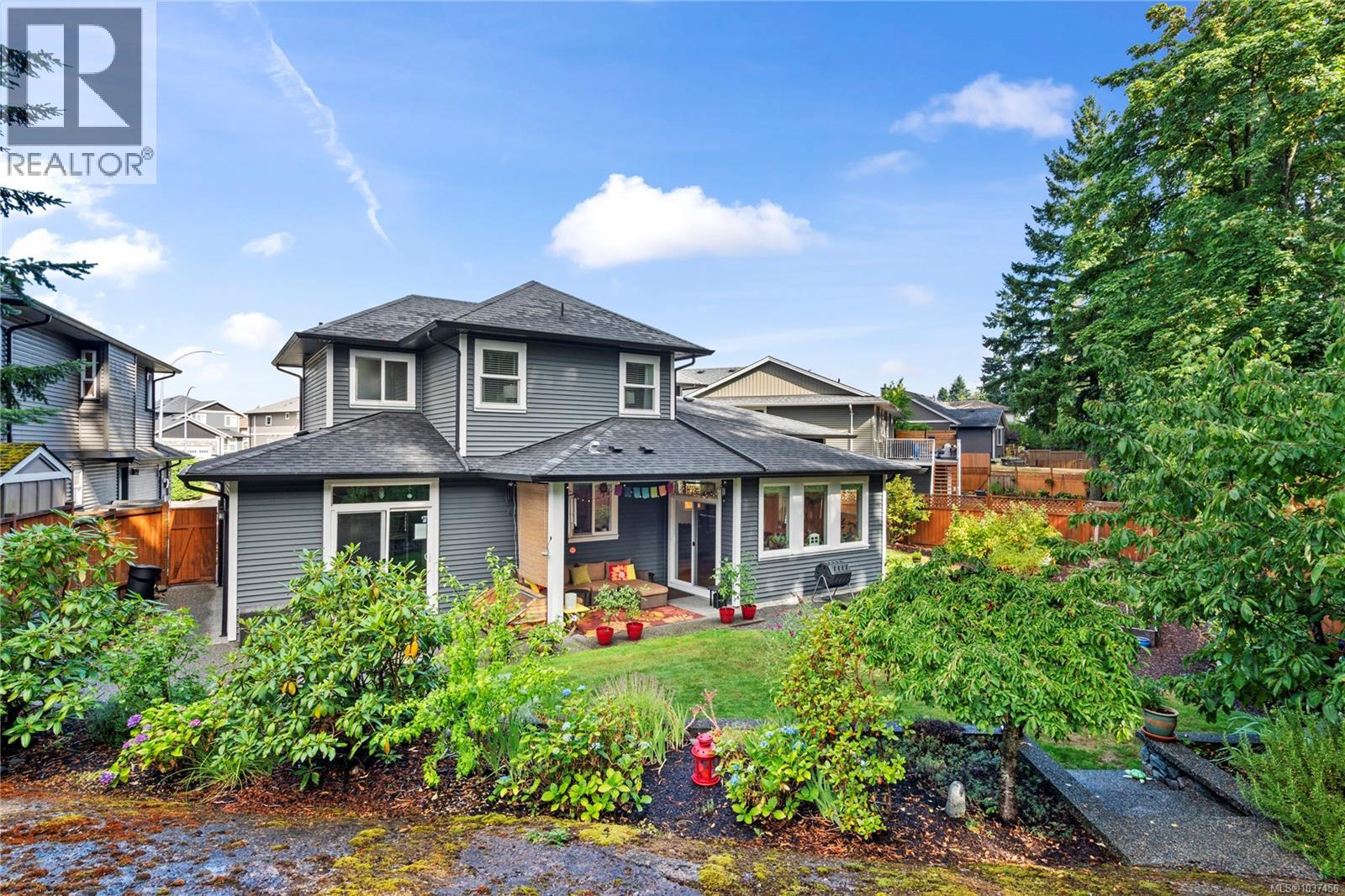 512 Martina Way - 55