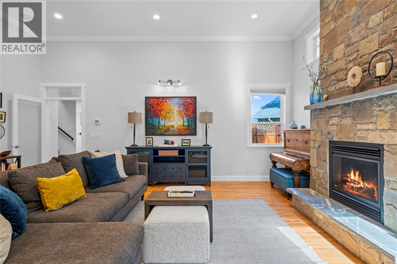 512 Martina Way - 9