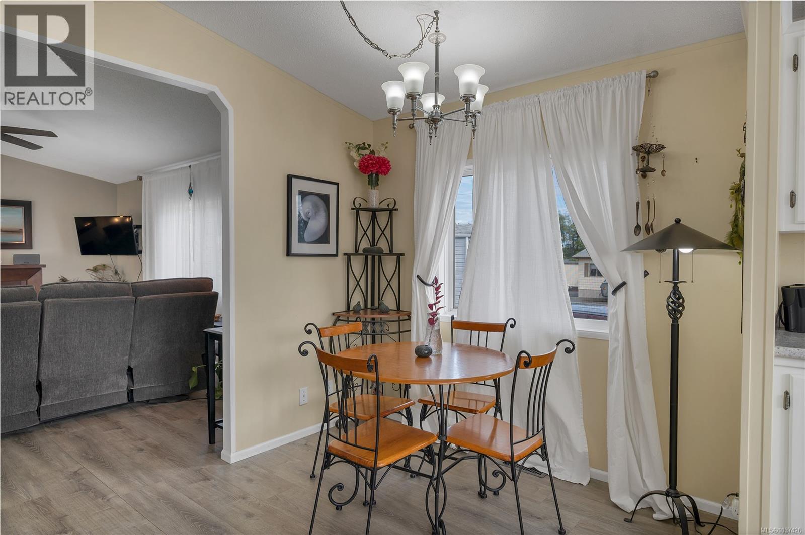 82 951 Homewood Rd, Campbell River