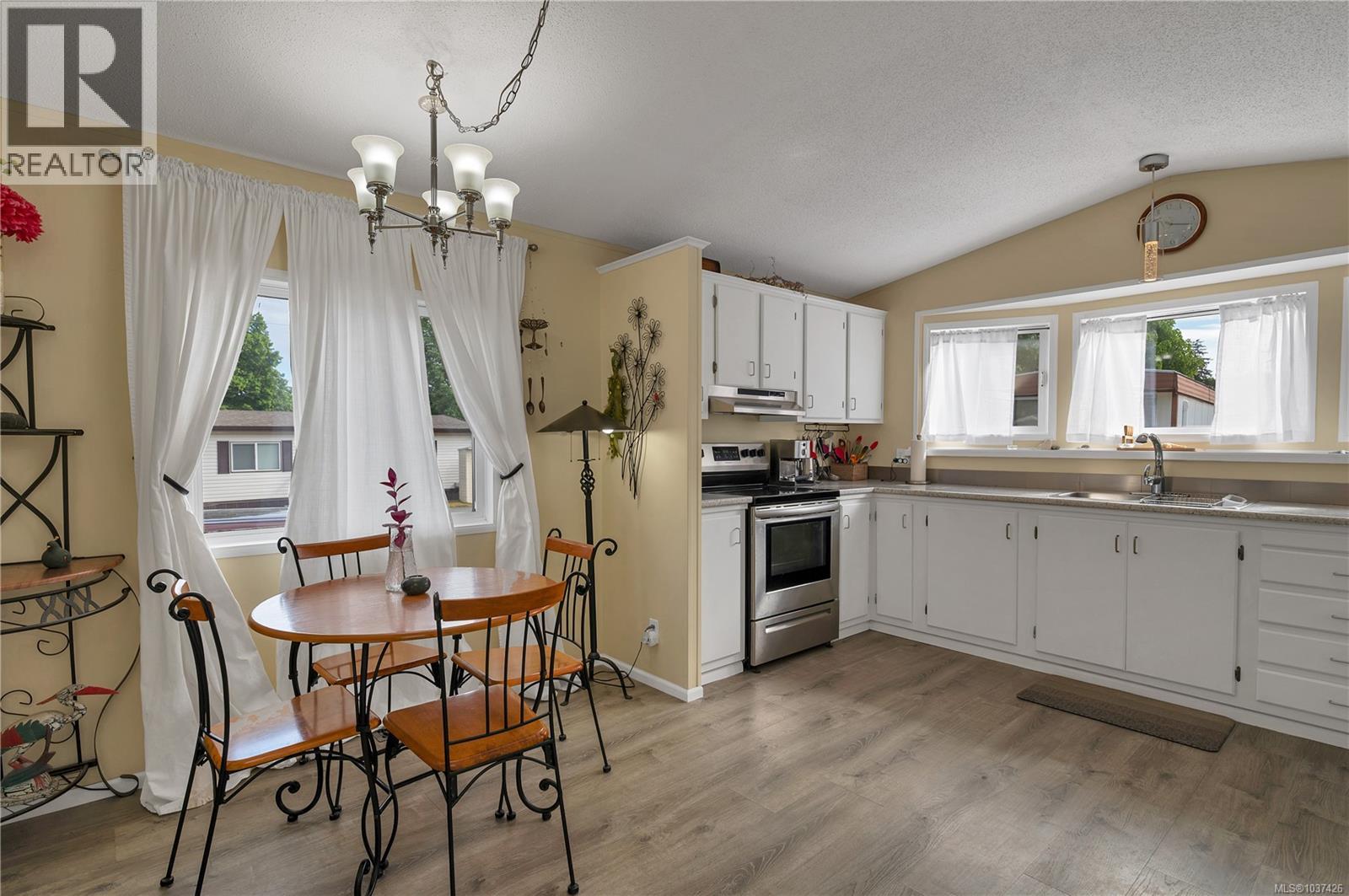 82 951 Homewood Rd, Campbell River