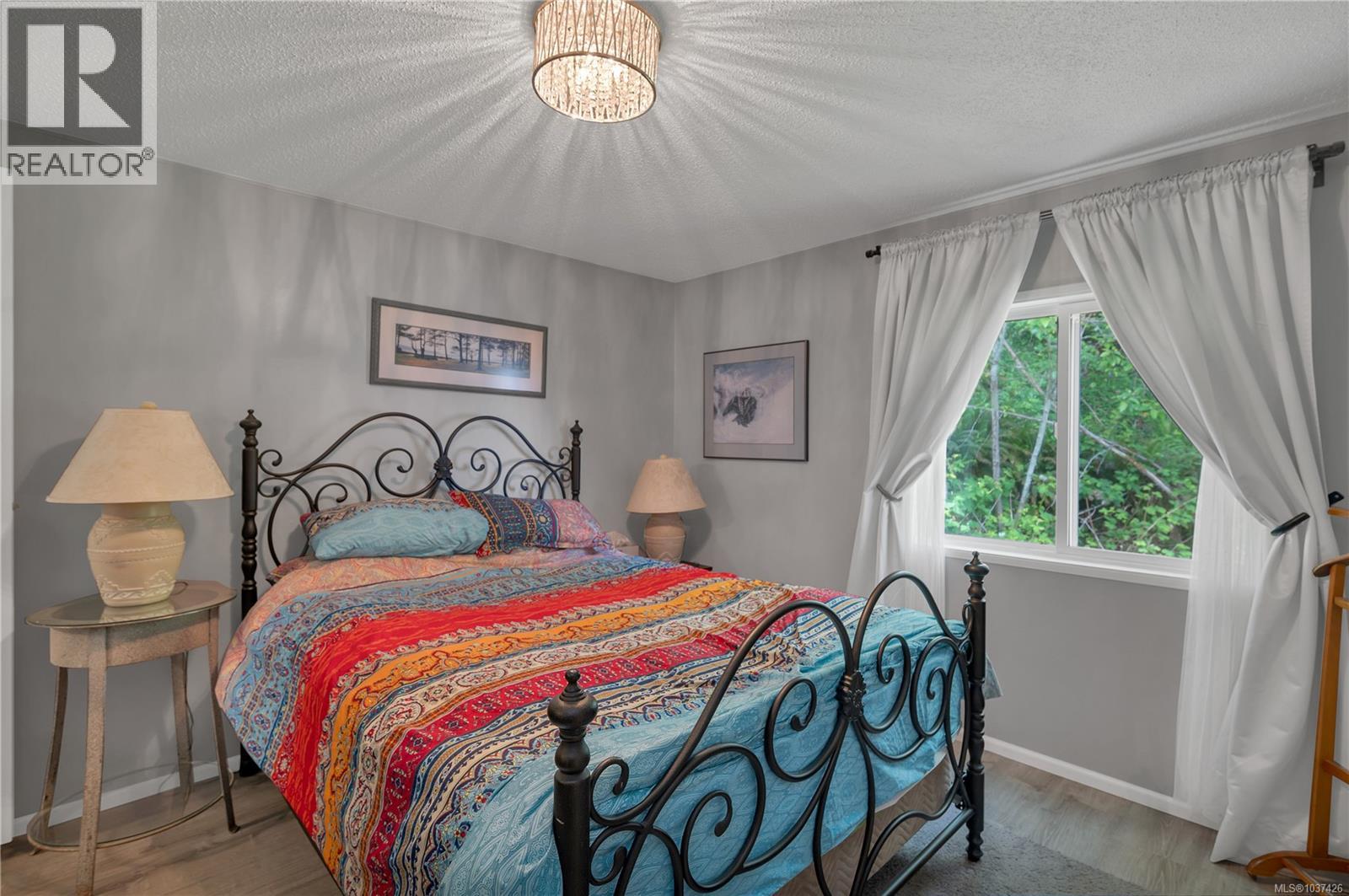 82 951 Homewood Rd, Campbell River