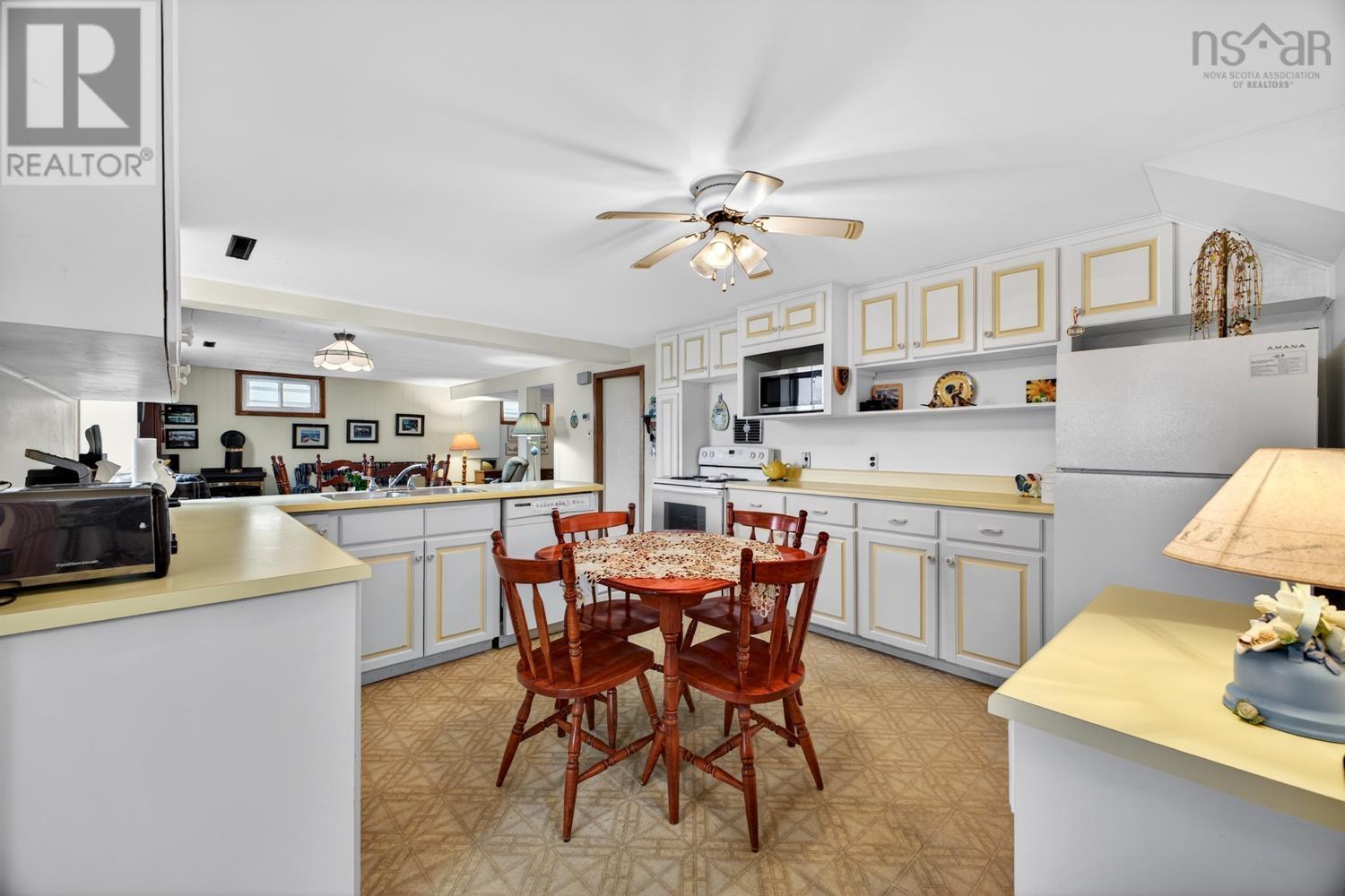 Property 20 of 49 of 26 ROOSEVELT Avenue