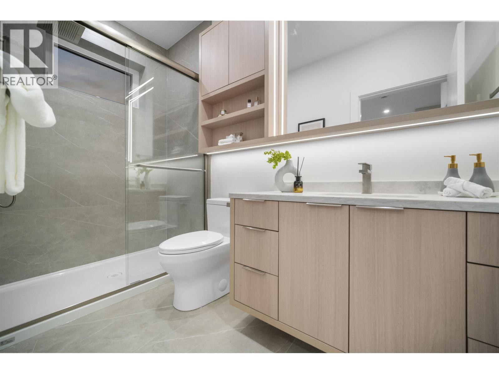 3 Bed, 4 Bath Duplex for Sale in Vancouver – 2 3623 TRIUMPH STREET, Vancouver – MLS# R3113423 - Image 11