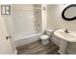 85 Cabot Street thumbnail 11