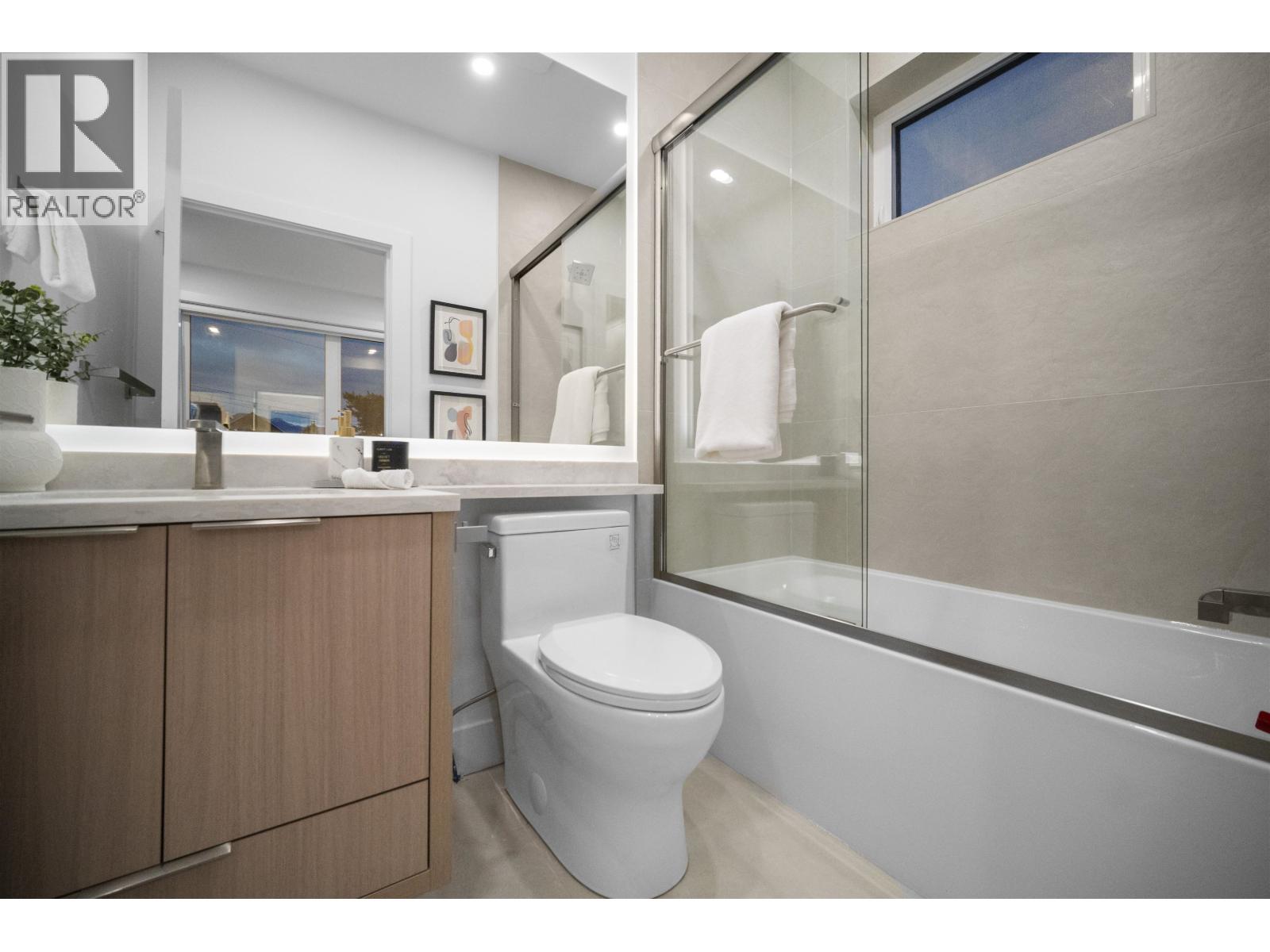 3 Bed, 4 Bath Duplex for Sale in Vancouver – 2 3623 TRIUMPH STREET, Vancouver – MLS# R3113423 - Image 4