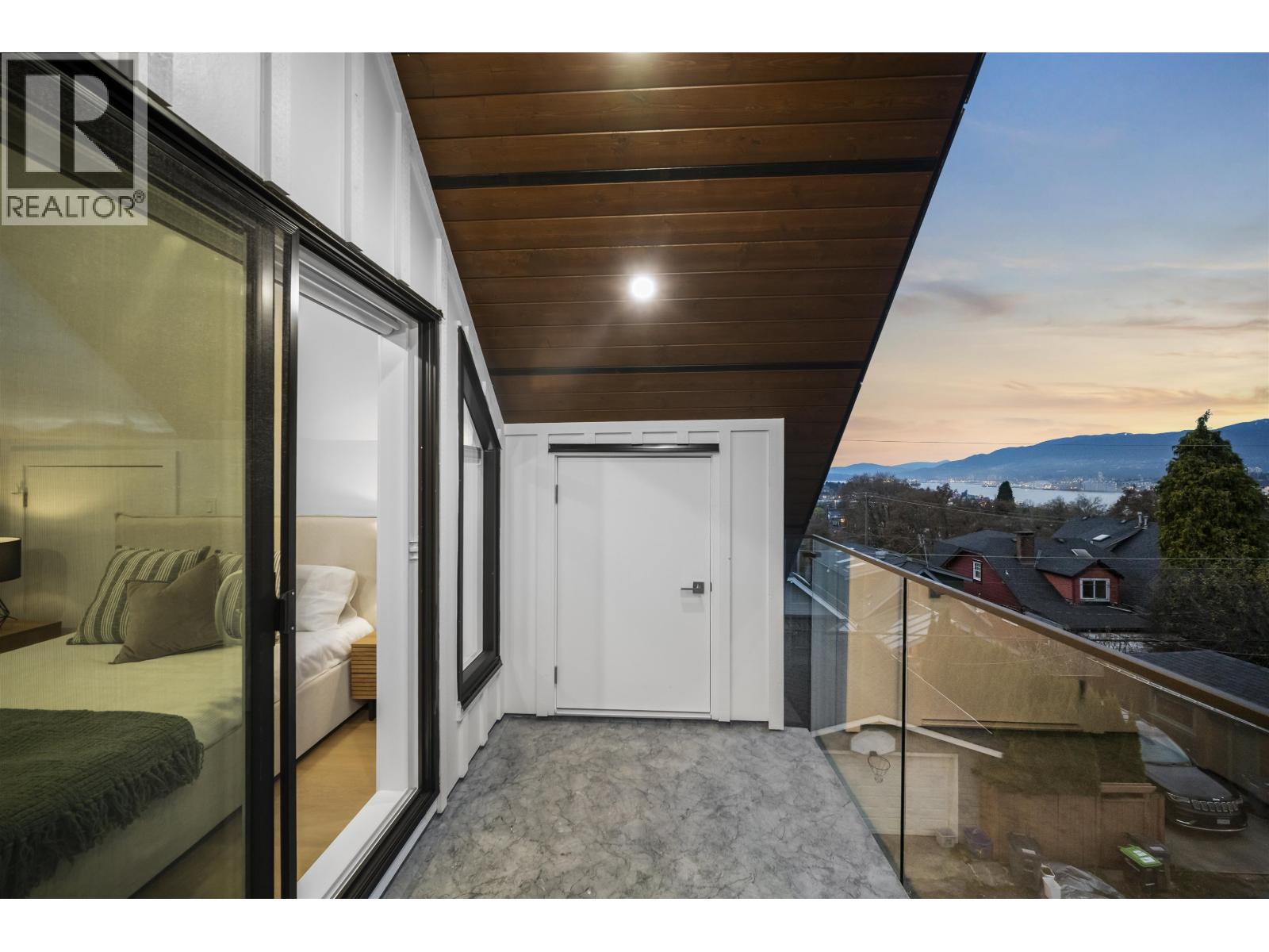 3 Bed, 4 Bath Duplex for Sale in Vancouver – 2 3623 TRIUMPH STREET, Vancouver – MLS# R3113423 - Image 21