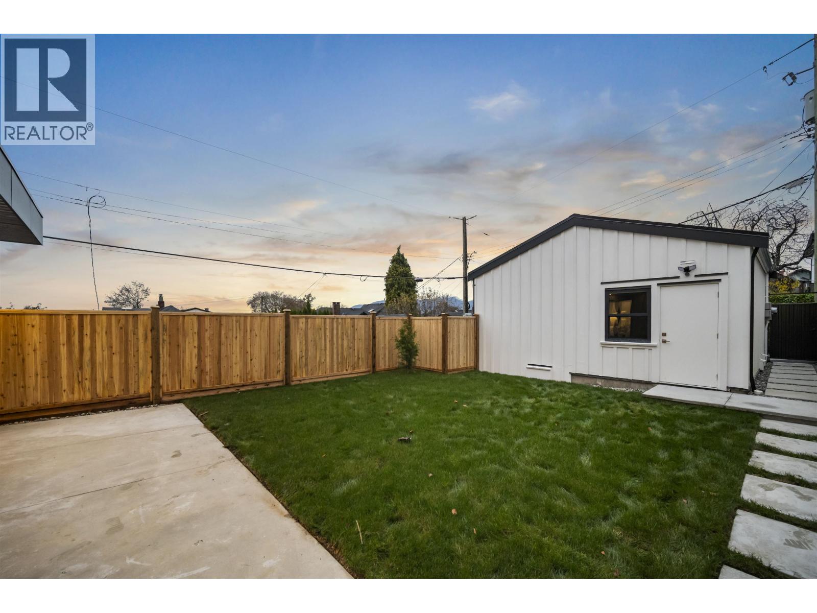3 Bed, 4 Bath Duplex for Sale in Vancouver – 2 3623 TRIUMPH STREET, Vancouver – MLS# R3113423 - Image 2