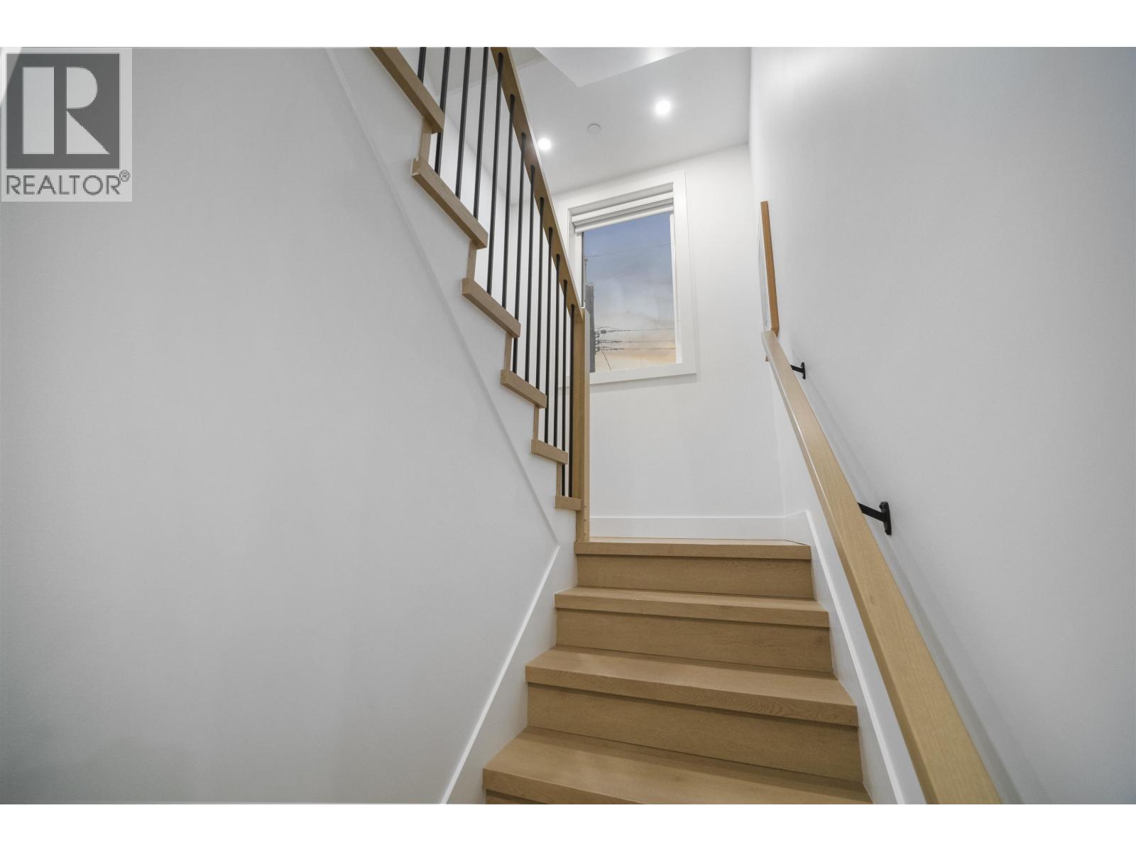 3 Bed, 4 Bath Duplex for Sale in Vancouver – 2 3623 TRIUMPH STREET, Vancouver – MLS# R3113423 - Image 26