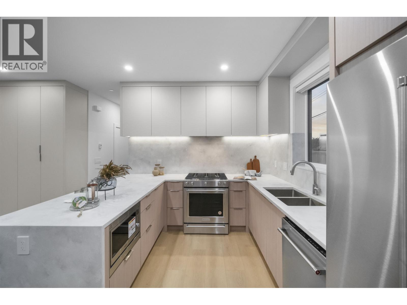 3 Bed, 4 Bath Duplex for Sale in Vancouver – 2 3623 TRIUMPH STREET, Vancouver – MLS# R3113423 - Image 8