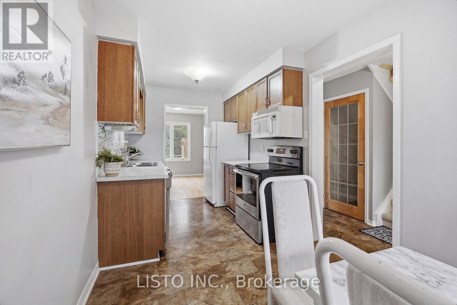 129 HEYDON AVENUE - 10