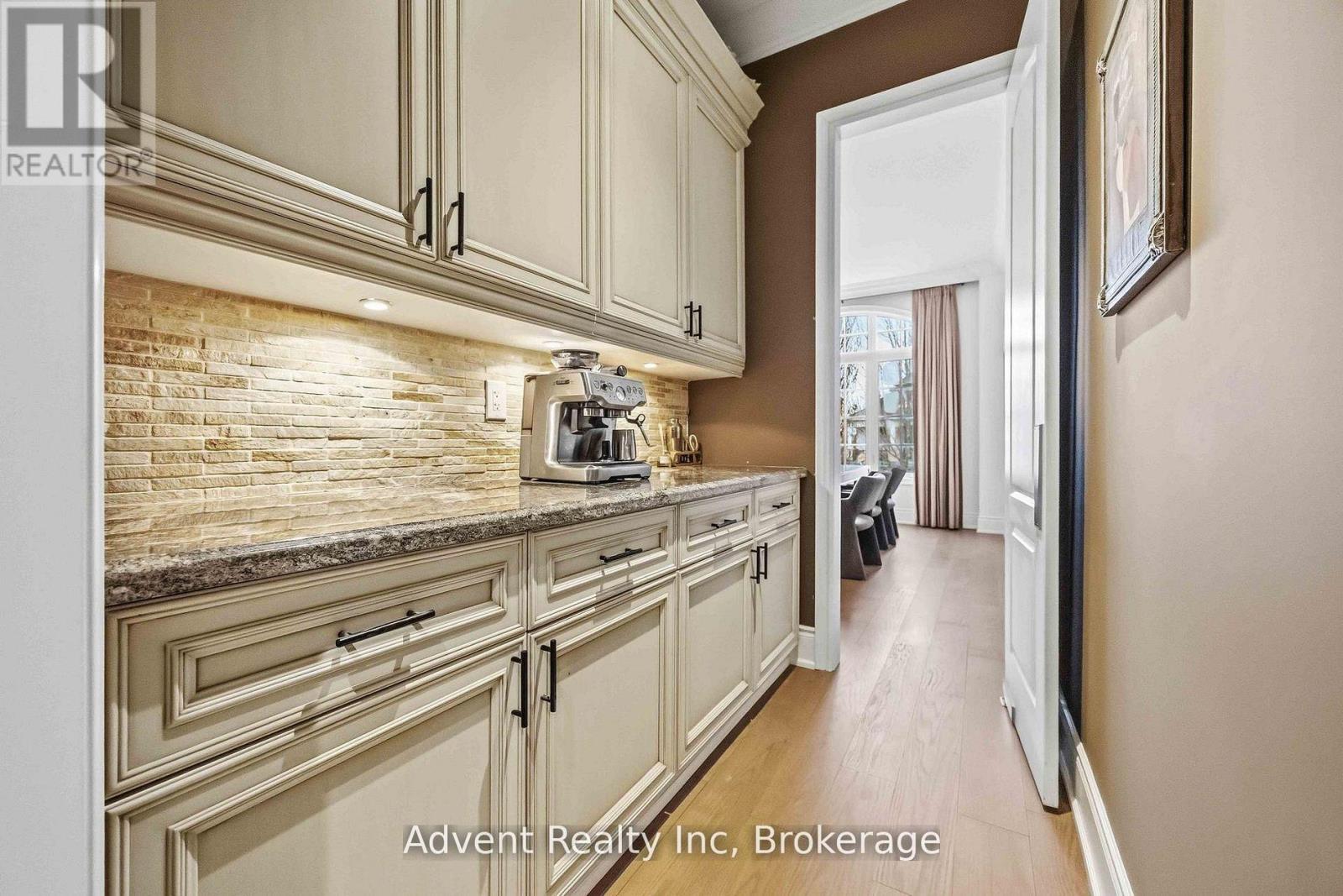 183 ANGUS GLEN BOULEVARD - 17