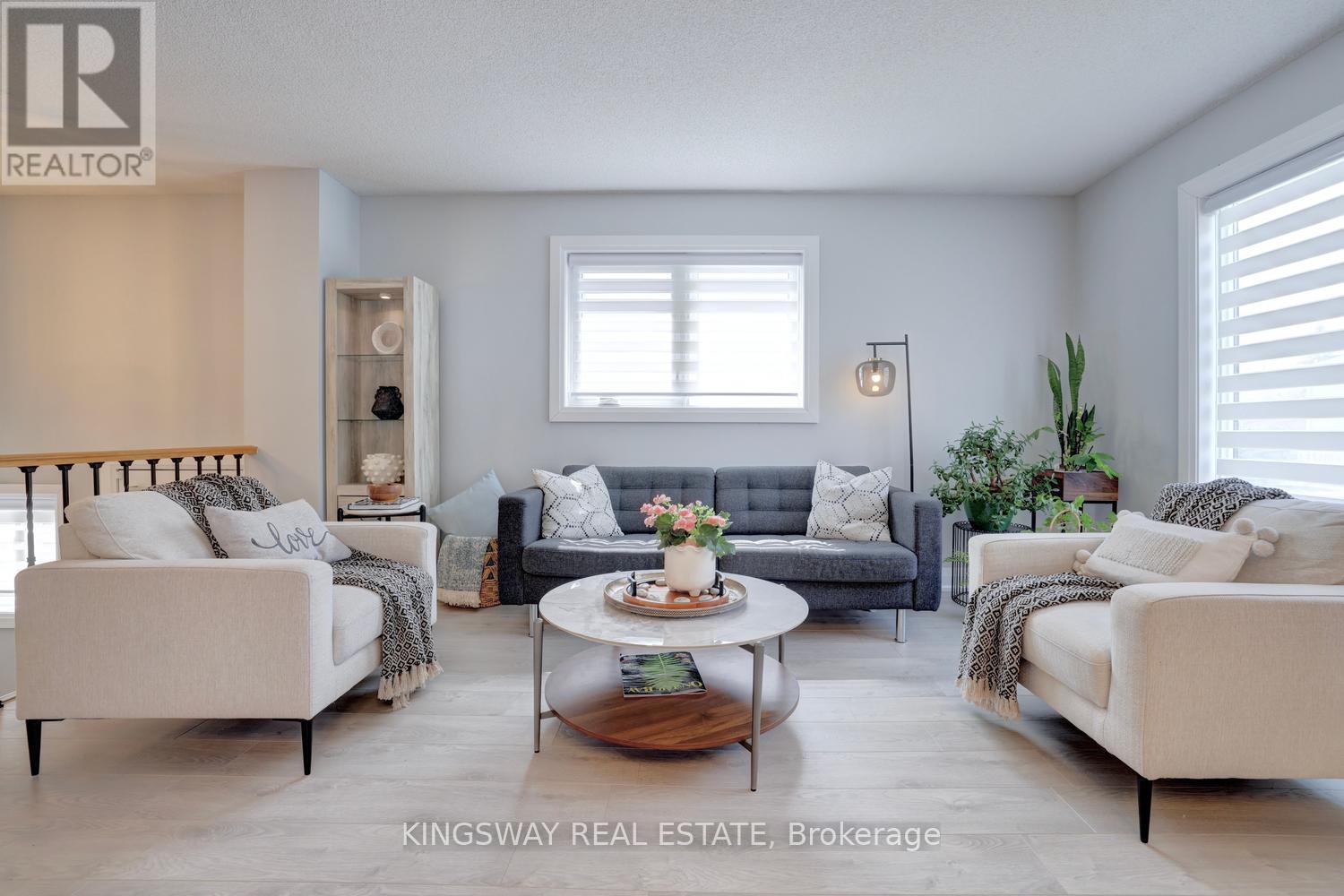 72 DONALD CRESCENT - 13