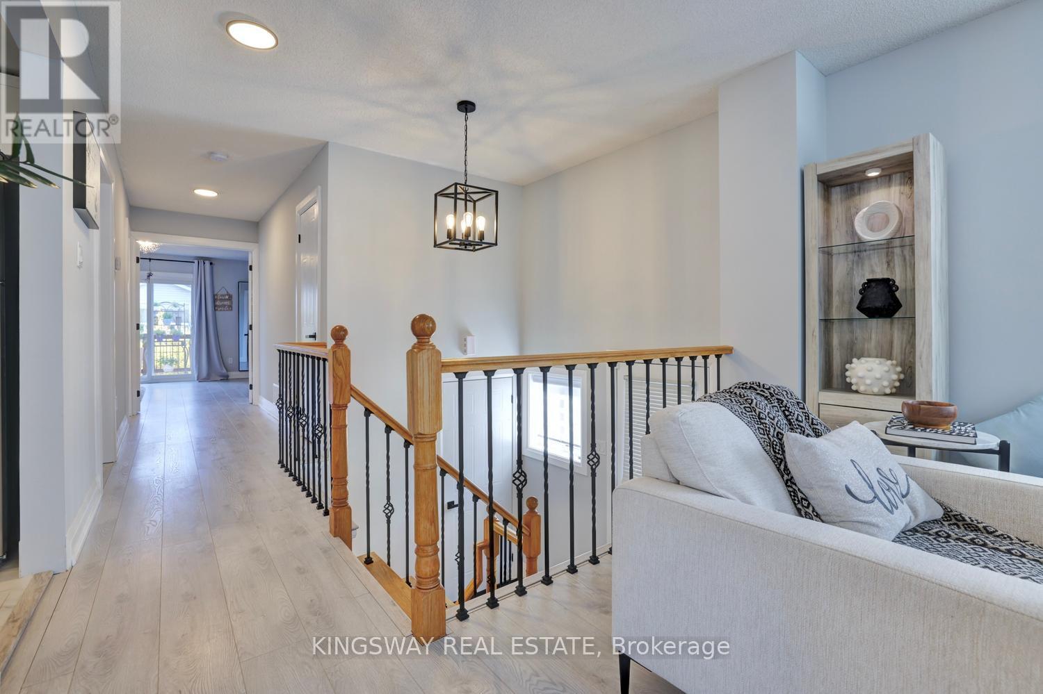 72 DONALD CRESCENT - 14