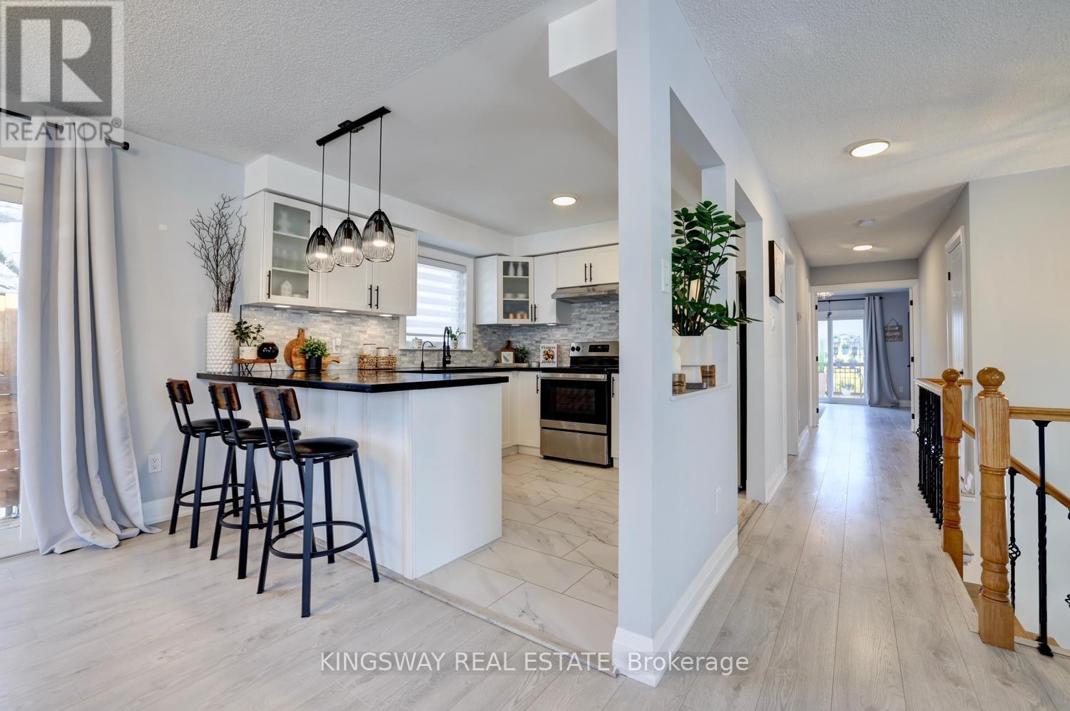 72 DONALD CRESCENT - 20
