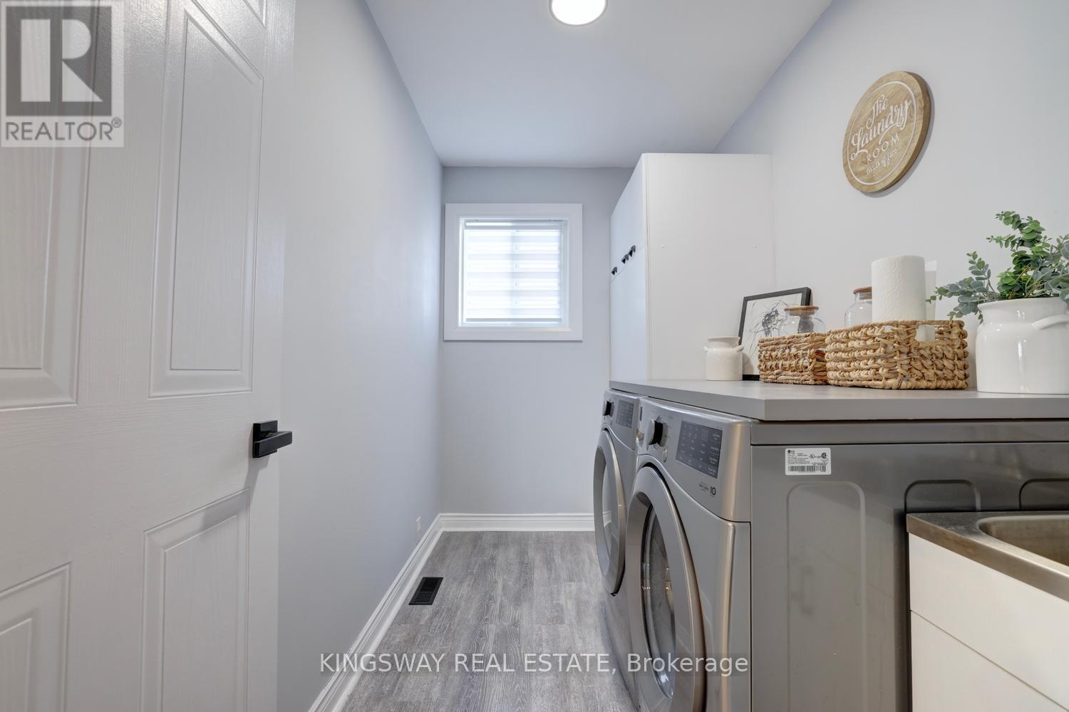 72 DONALD CRESCENT - 22