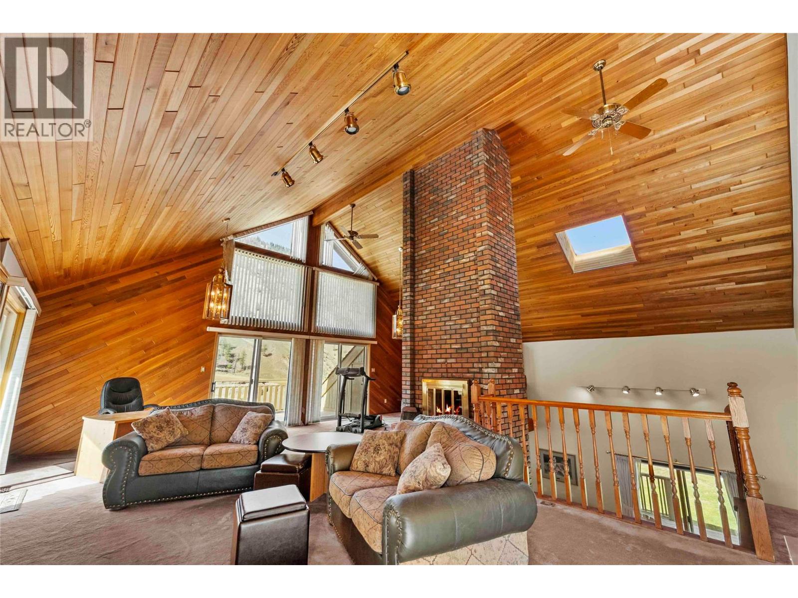 8609 Highway 8 - 20