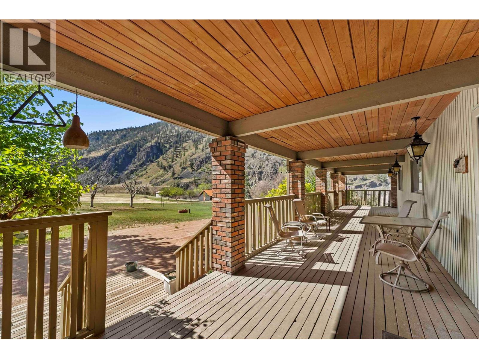 8609 Highway 8 - 21