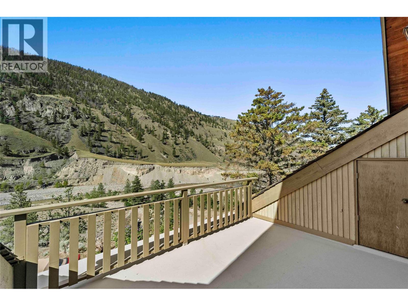 8609 Highway 8 - 19