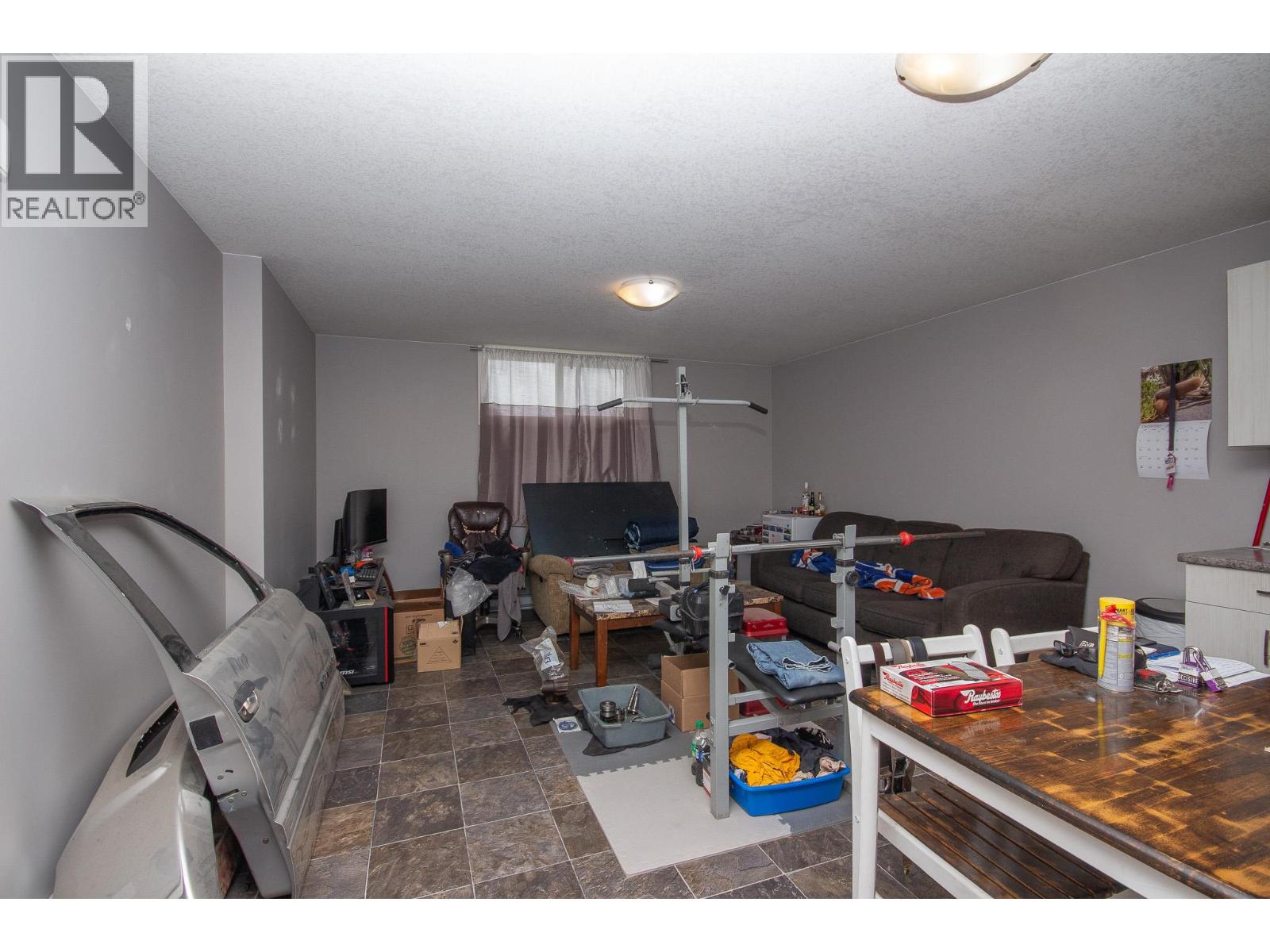 8217 18 Street - 17