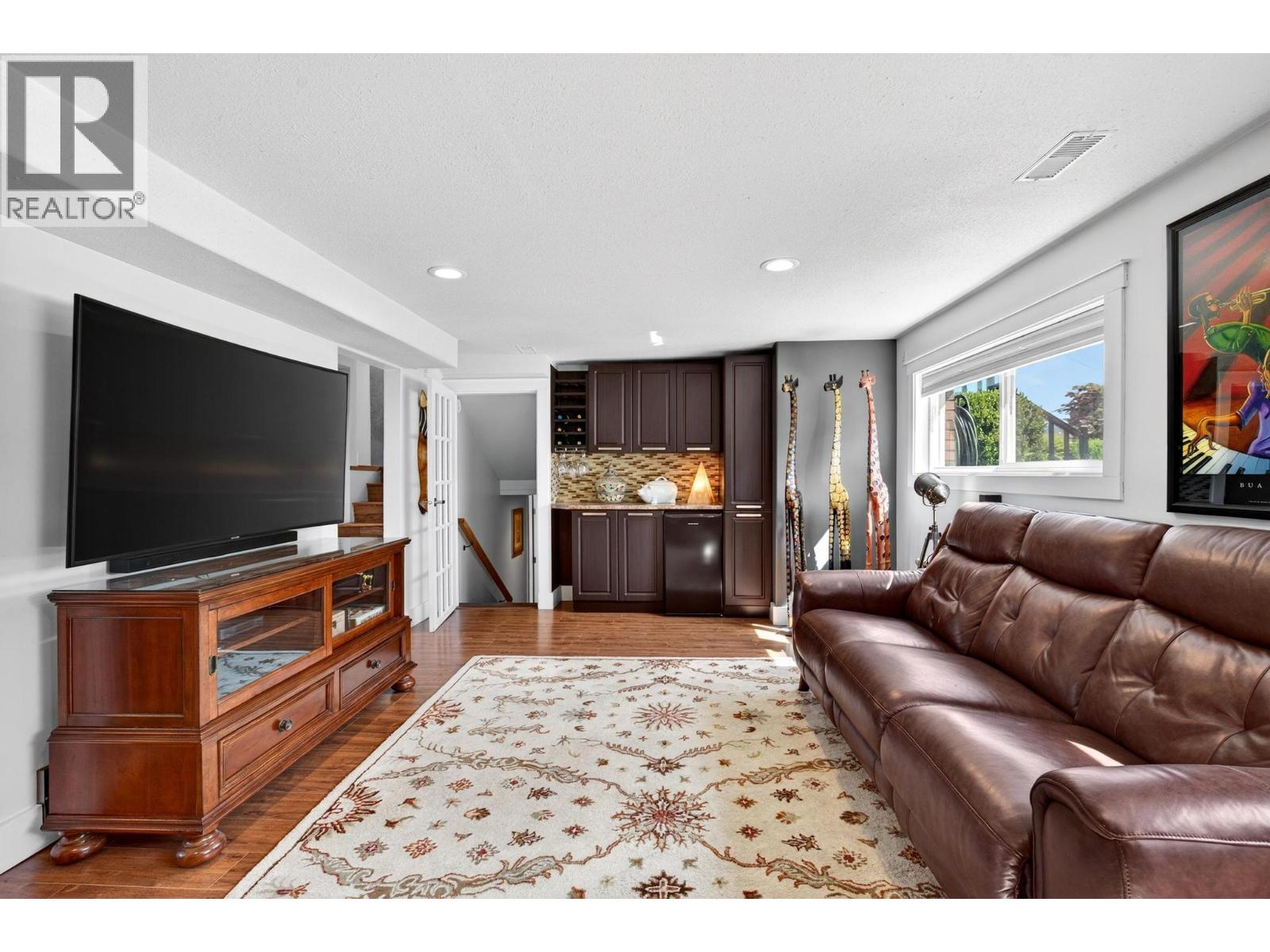 1000 Euclid Road, Kelowna