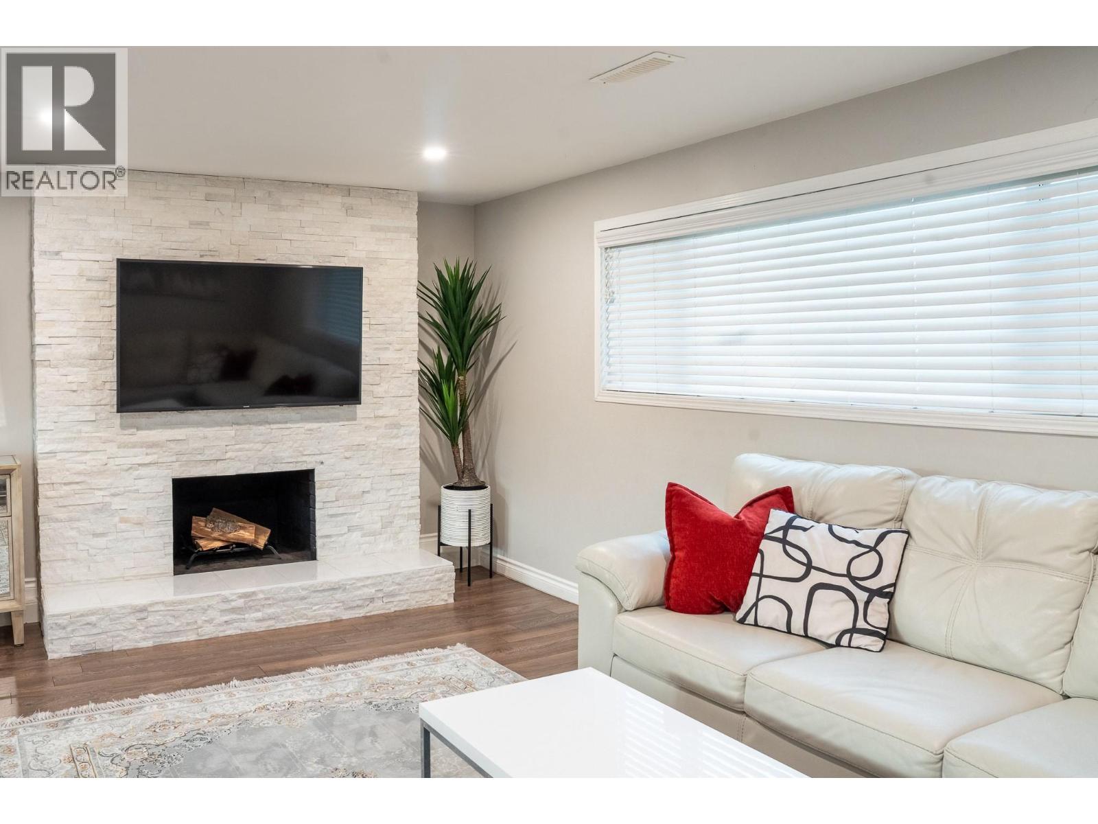 610 Ziprick Road - 17