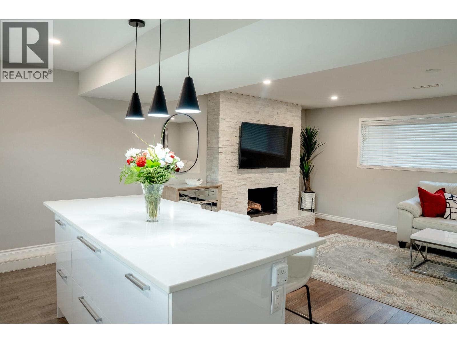 610 Ziprick Road - 14