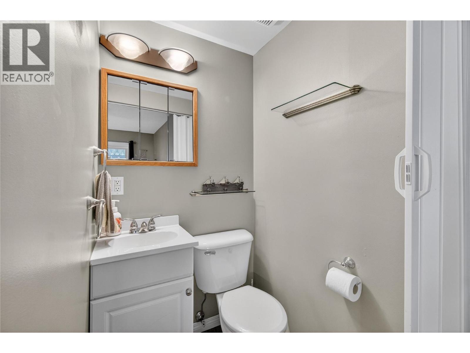  206 Falcon Avenue, Vernon