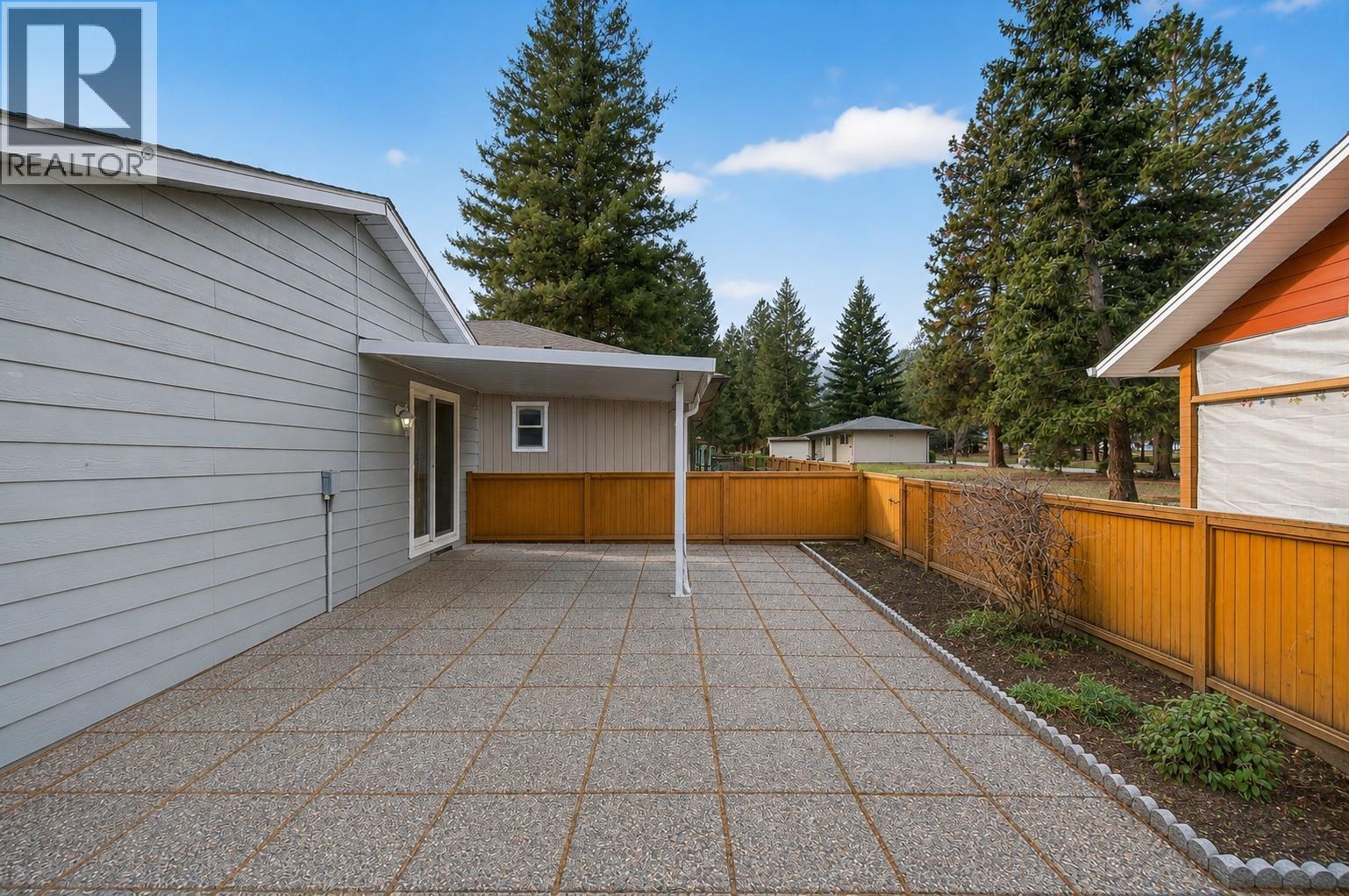  206 Falcon Avenue, Vernon
