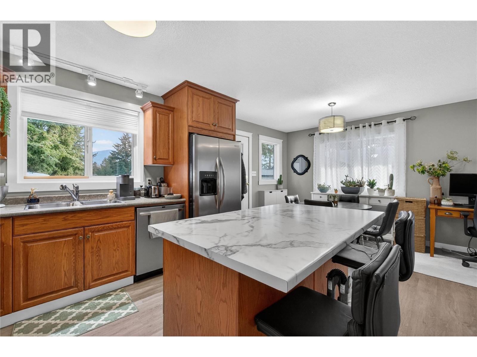  206 Falcon Avenue, Vernon